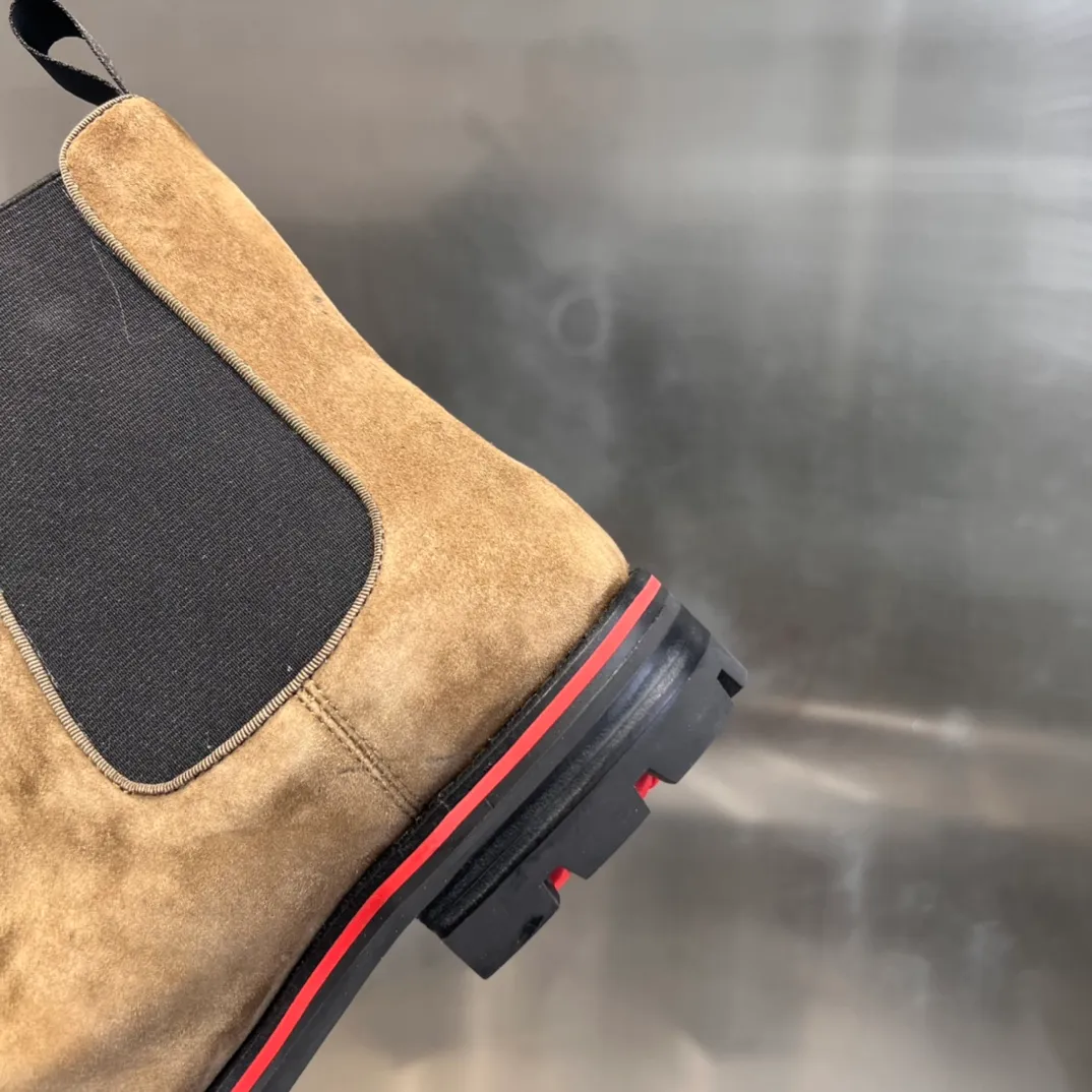 👟👟Ex-factory price 860👟👟 ╔Tire sole front toe nail army green sheep boots╗ ·Top version customization·²⁰²²𝐬𝐬 𝑪𝒉𝒓𝒊𝒔𝒕𝒊𝒂𝒏 𝑳𝒐𝒖𝒃𝒐𝒖𝒕𝒊𝒏 ▪️No matter the last shape, fabric, diamonds, nails, lining, outsole, they are as close as possible to ZP... ▪️The original sole is specially provided by the original factory ▪️The lining is imported water-dyed cowhide ▪️Private customization time is about 3-7 days —————— Size: Men's 39M-47M